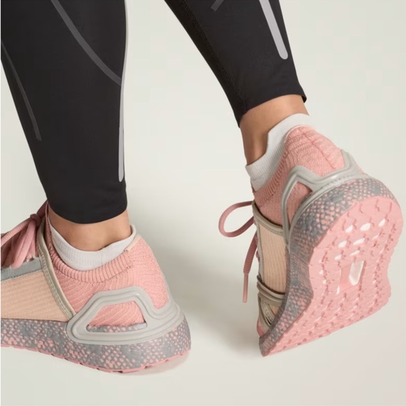 ADIDAS BY STELLA MCCARTNEY ULTRA BOOST DNA SIZE 7 NWT - Picture 2 of 13